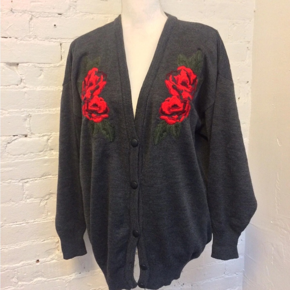 Aquascutum floral embroidered cardigan sweater gray medium